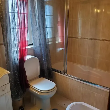 Alojamento Bertil 3* 나자레